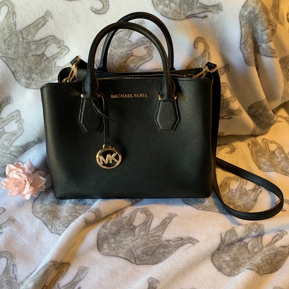 Lightly used MK crossbody!